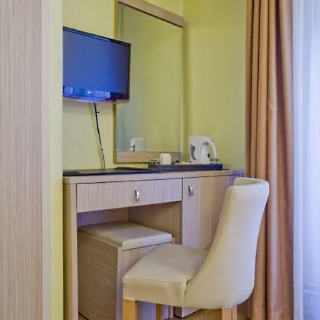 Lebron Hotel