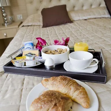 オテル ルブロン ホテル パリ