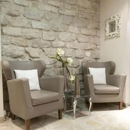 オテル ルブロン ホテル