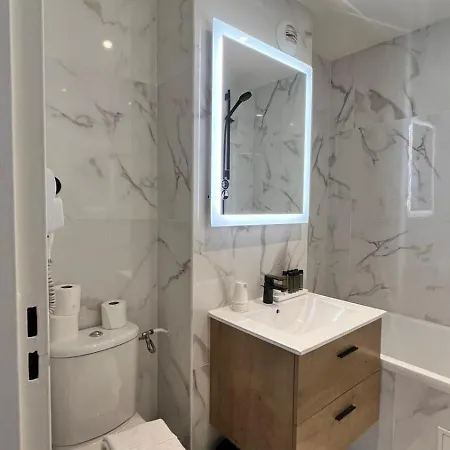 Hotel Lebron