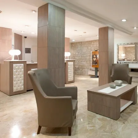 Hotel Lebron 3*