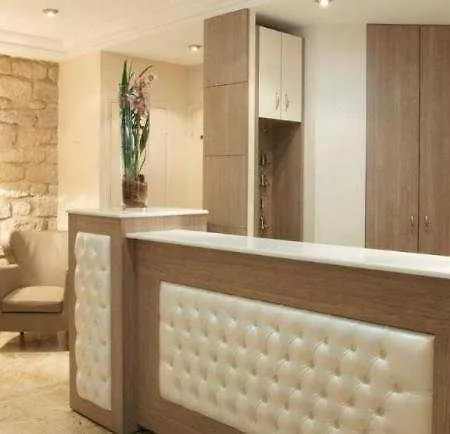 オテル ルブロン 3* パリ