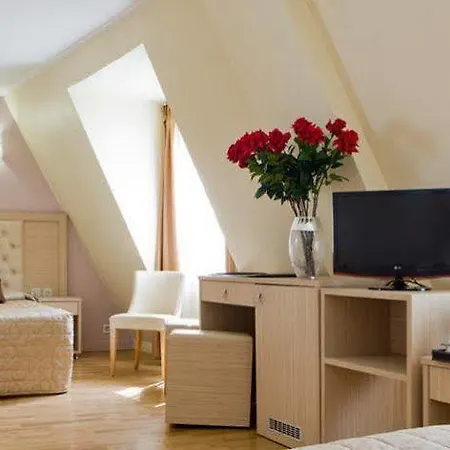 オテル ルブロン ホテル パリ