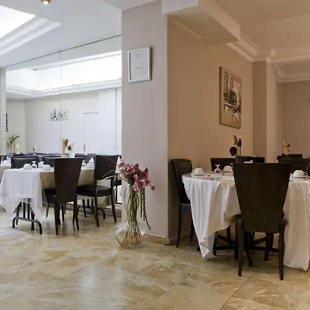 オテル ルブロン パリ