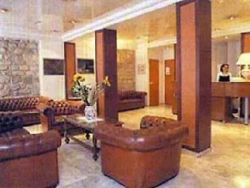 Lebron Отель Париж